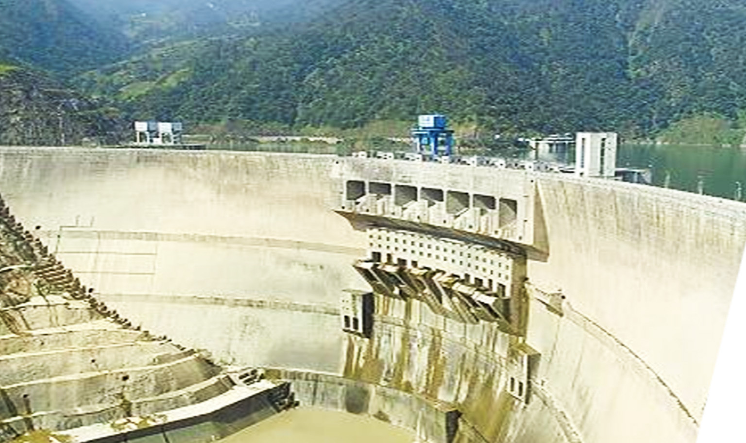 雅砻江流域官地水电站